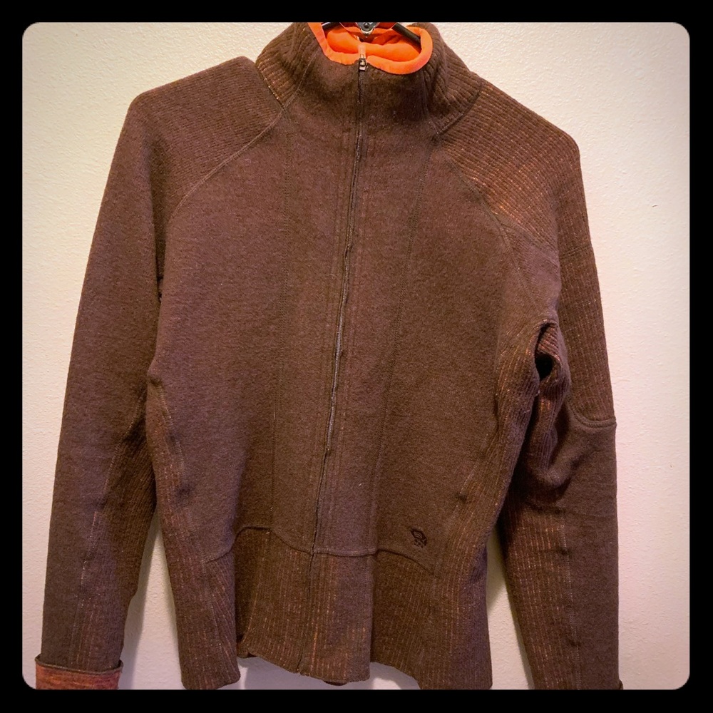 Mountain Hardwear cardigan in brown. Size Med. Guc